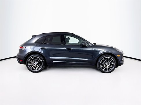 Used 2025 Porsche Macan image 8