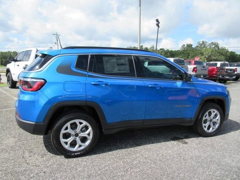 New 2025 Jeep Compass Latitude w/ Mopar Graphics Package image 6