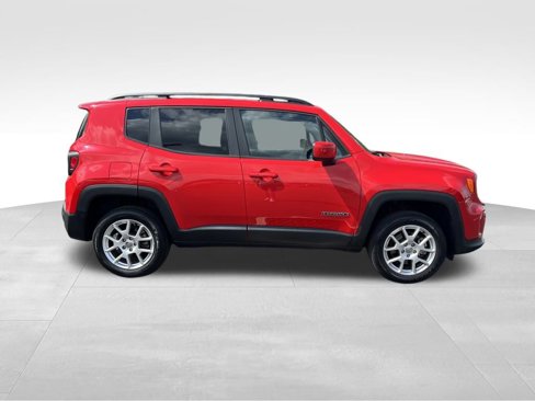 Used 2019 Jeep Renegade Latitude w/ Cold Weather Group image 8