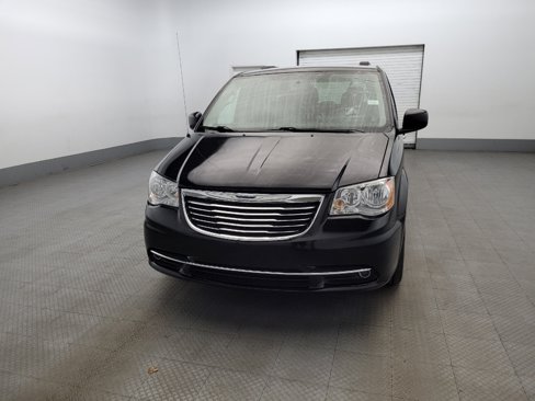Used 2016 Chrysler Town & Country Touring w/ Driver Convenience Group image 15