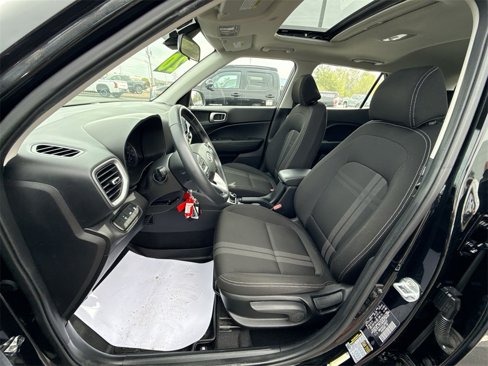Used 2020 Hyundai Venue SEL w/ Convenience Package image 17