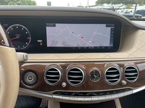Used 2018 Mercedes-Benz S 560 Sedan image 15