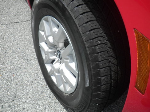 Used 2022 Nissan Frontier SV image 9