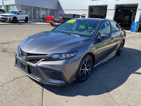 Used 2023 Toyota Camry SE image 9
