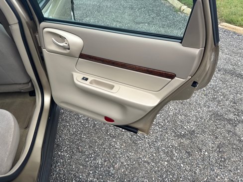 Used 2004 Chevrolet Impala image 17