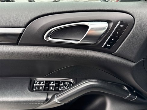Used 2011 Porsche Cayenne image 21