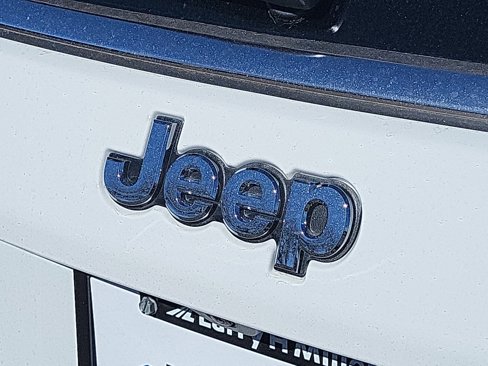New 2025 Jeep Compass Latitude image 23