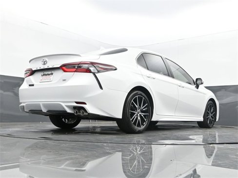 Used 2023 Toyota Camry SE image 25