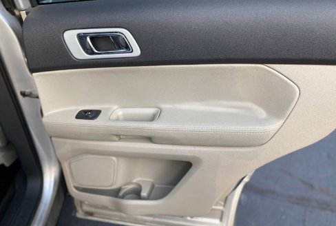 Used 2013 Ford Explorer XLT image 5