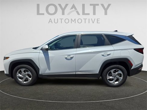Used 2022 Hyundai Tucson SE image 2
