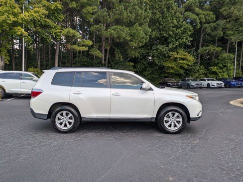 Used 2011 Toyota Highlander 2WD image 4