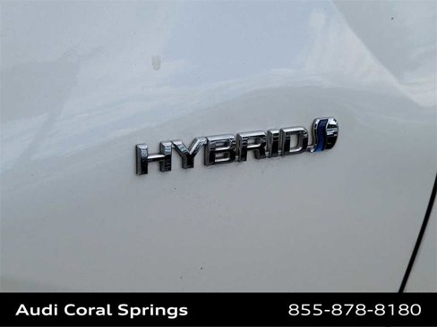 Used 2020 Toyota Prius LE image 7