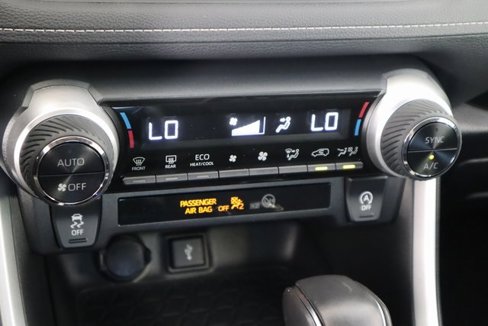 Used 2020 Toyota RAV4 XLE Premium image 29