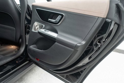Used 2023 Mercedes-Benz EQE 500 4MATIC Sedan image 33