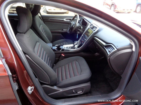 Used 2016 Ford Fusion SE image 19