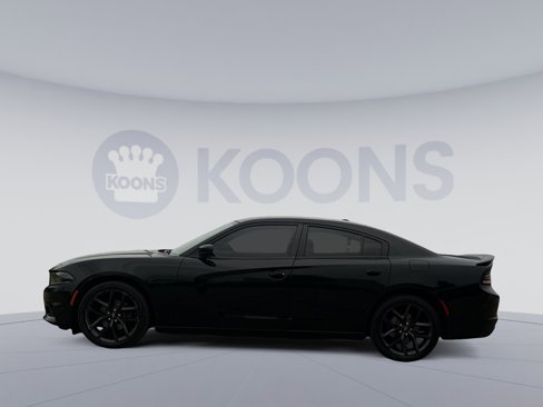 Used 2021 Dodge Charger SXT w/ Blacktop Package image 2