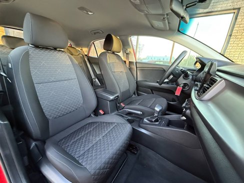 Used 2022 Kia Rio S image 4