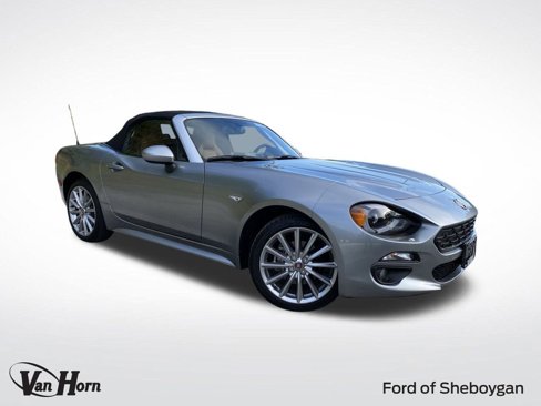 Used 2017 FIAT 124 Spider Lusso image 1