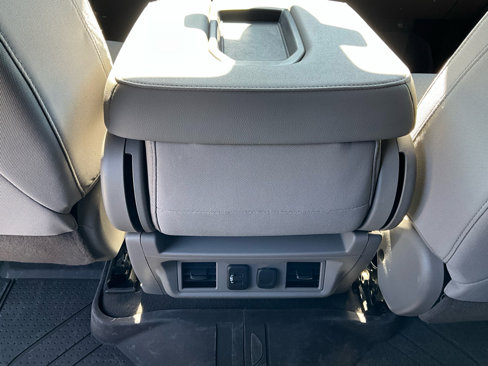Used 2022 Chevrolet Silverado 1500 LT w/ Safety Package II image 10