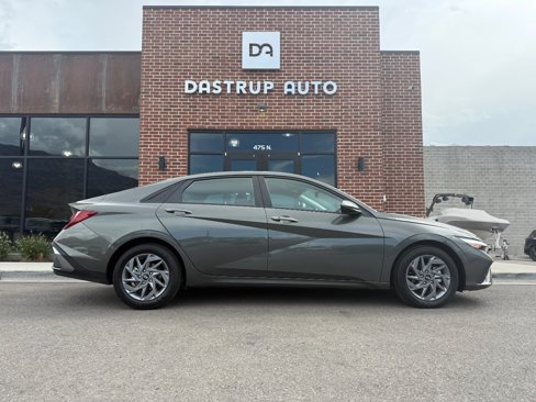 Used 2024 Hyundai Elantra SEL image 5