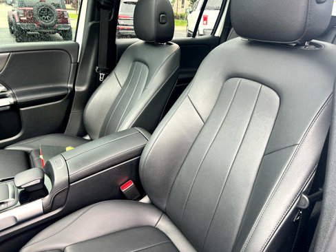 Used 2022 Mercedes-Benz GLB 250 4MATIC image 11