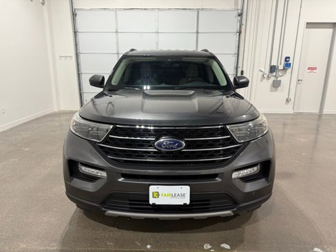 Used 2020 Ford Explorer XLT w/ Equipment Group 202A image 2