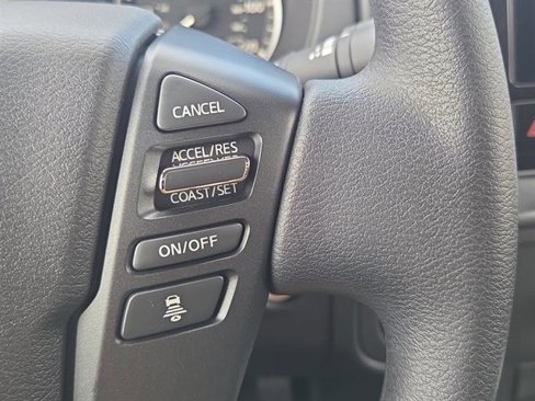 Used 2025 Nissan Frontier SV image 14