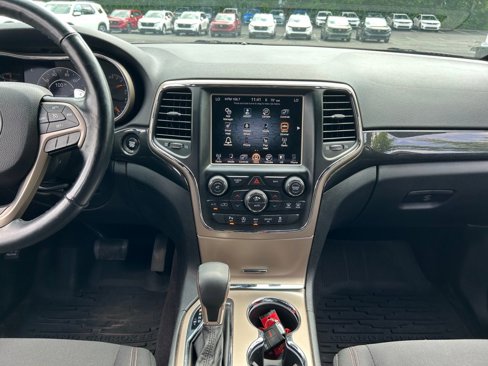 Used 2016 Jeep Grand Cherokee Laredo 75th Anniversary image 15