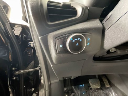 Used 2020 Ford EcoSport SE w/ SE Convenience Package image 15