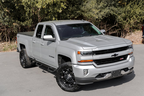 Used 2018 Chevrolet Silverado 1500 LT w/ LT Plus Package image 2
