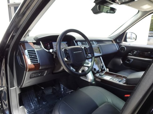 Used 2020 Land Rover Range Rover HSE image 12
