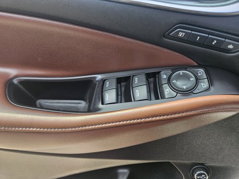 Used 2018 Buick Enclave Avenir w/ LPO, Cargo Package image 24