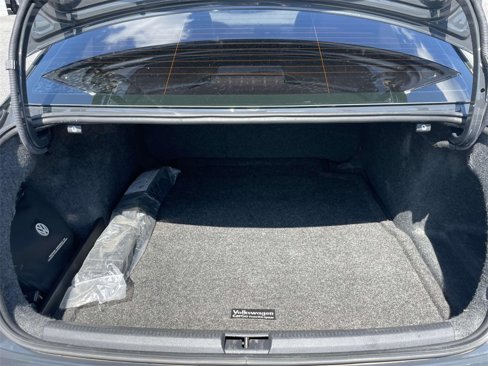 Used 2018 Volkswagen Passat 2.0T R-Line image 14