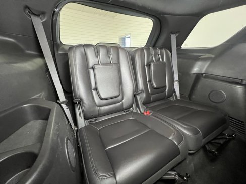 Used 2014 Ford Explorer XLT w/ Equipment Group 202A image 9