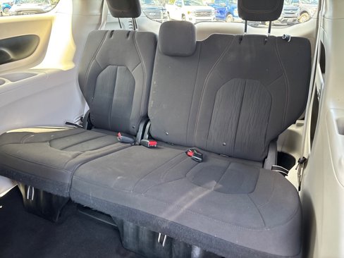 Used 2017 Chrysler Pacifica LX image 17