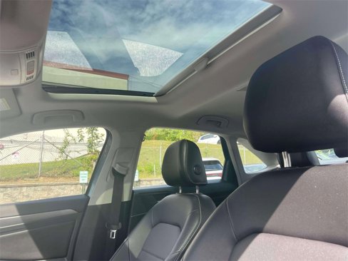 Used 2023 Volkswagen Jetta SE image 19