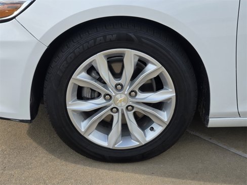 Used 2022 Chevrolet Malibu LT image 27