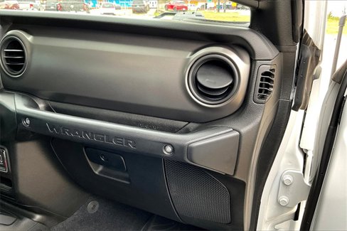 Used 2023 Jeep Wrangler Sport image 16