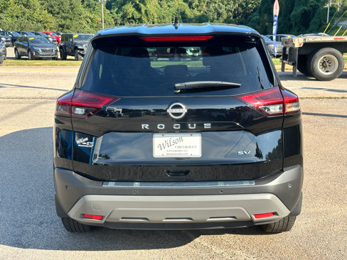 Used 2023 Nissan Rogue SV image 3