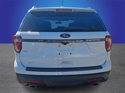 Used 2019 Ford Explorer XLT w/ Equipment Group 202A image 5