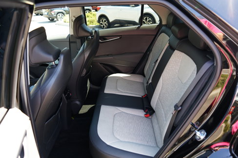 Used 2023 Kia Niro SX image 19