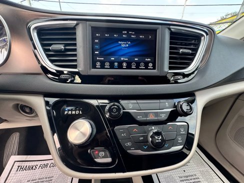 Used 2020 Chrysler Voyager Lxi image 26
