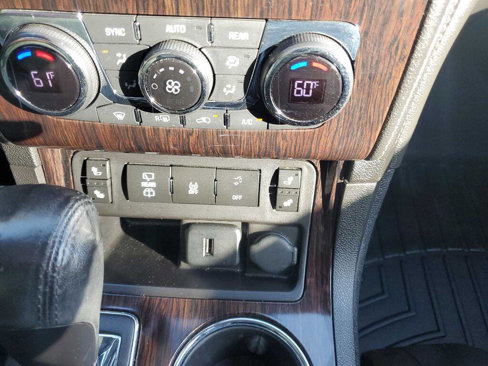 Used 2017 Chevrolet Traverse LT image 41