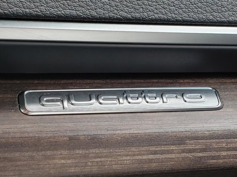 Used 2025 Audi Q5 2.0T Premium image 25