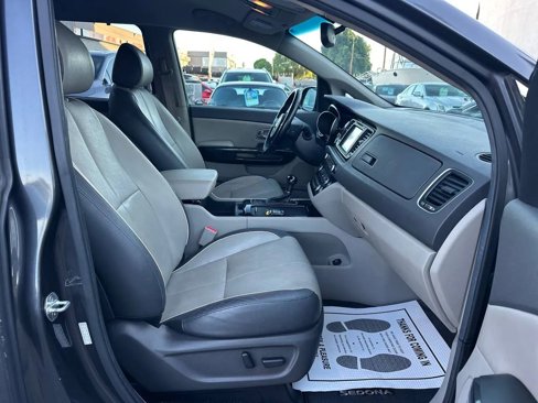 Used 2015 Kia Sedona SX image 39