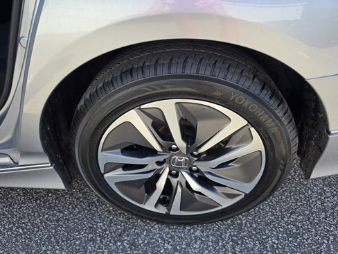 Used 2018 Honda Accord EX image 44