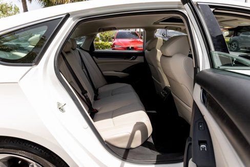 Used 2020 Honda Accord Touring image 29