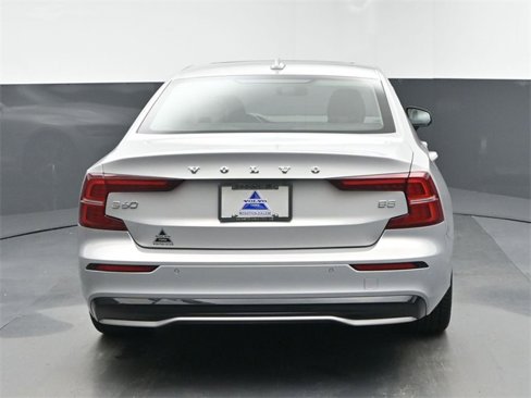 Used 2024 Volvo S60 B5 Plus image 7