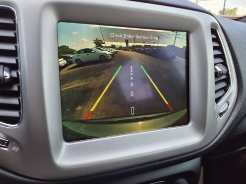Used 2021 Jeep Compass Latitude w/ Sun and Sound Group image 23