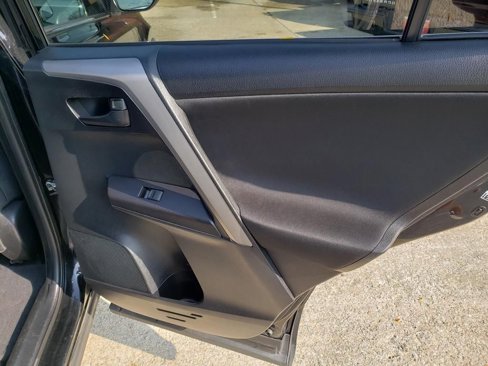 Used 2017 Toyota RAV4 LE image 23